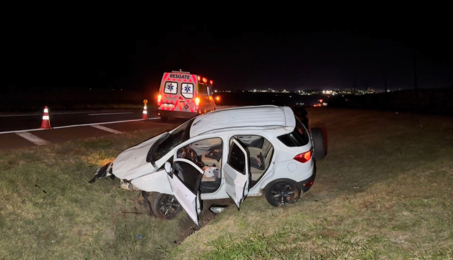 MOTORISTA FICA FERIDO APÓS CAPOTAR VEÍCULO NA PR-158, EM CAMPO MOURÃO
